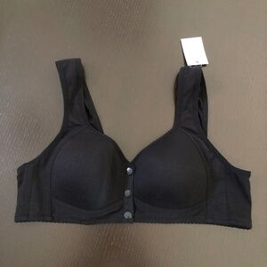 Daisy bra, NWT, Size 44/100 , wireless, front close, very soft